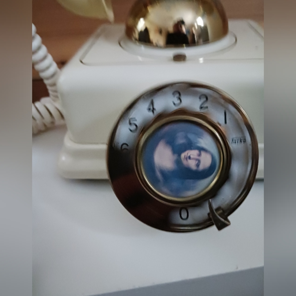 FINAL leavinVICTORIAN FRENCH STYLE ROTARY DESK PHONE Mona Lisa Center metal base - Picture 6 of 12